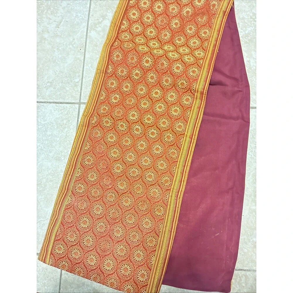 VTG Pier 1 Imports Gold rust Medallion Sunburst Table Runner 14” x 72